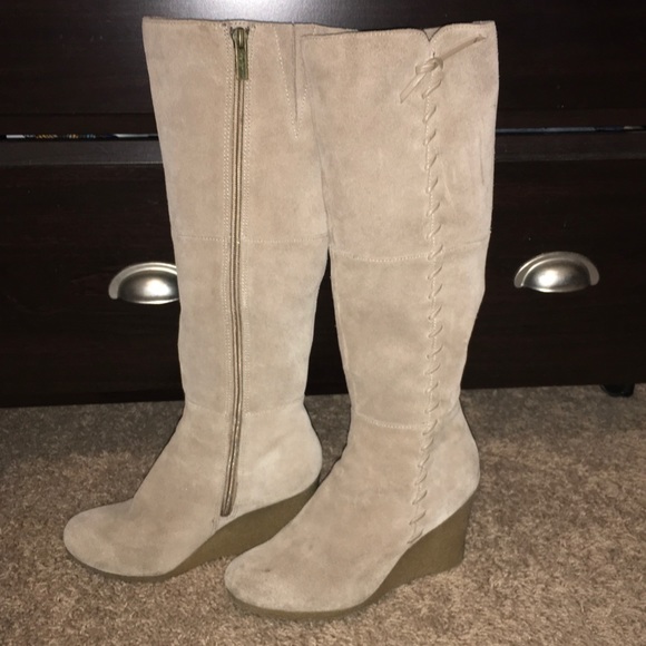 Kenneth Cole Reaction Taupe Suede Wedge Heel Boots - Picture 2 of 8